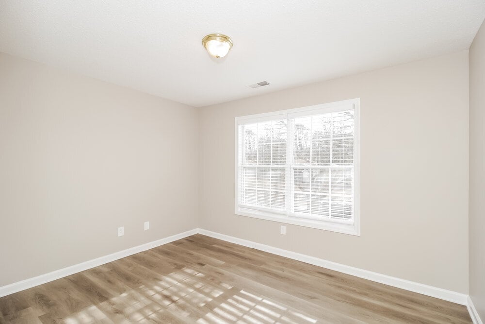 Building Photo - 1050 Abercorn Way