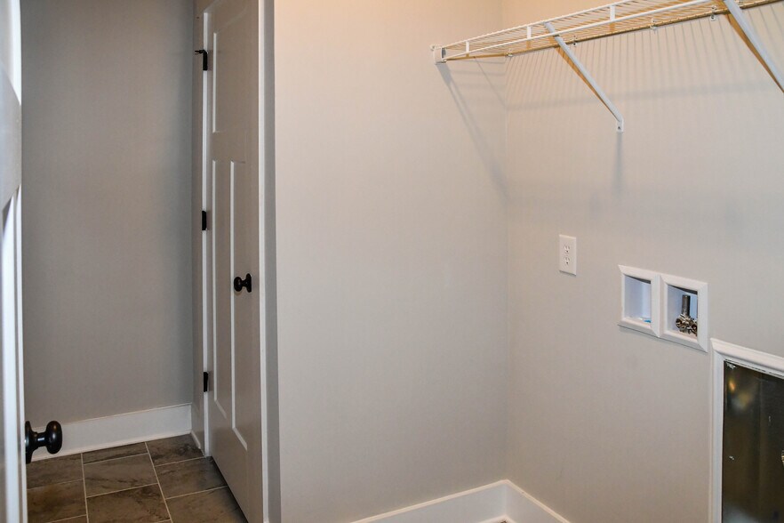 Building Photo - 107 Lem Way