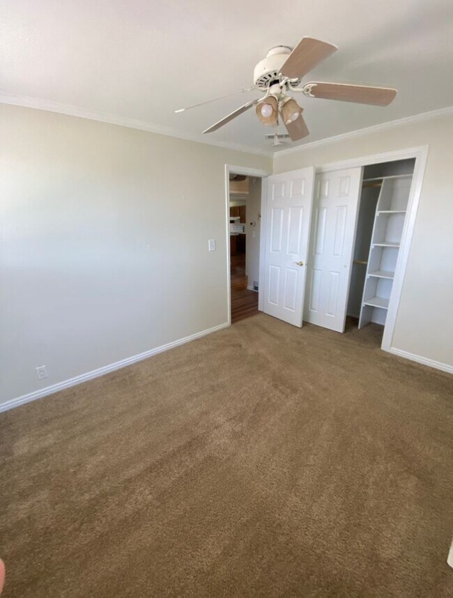 Building Photo - Spacious 4 Bed 2 Bath Home in Roy, UT with Fully Fenced Yard