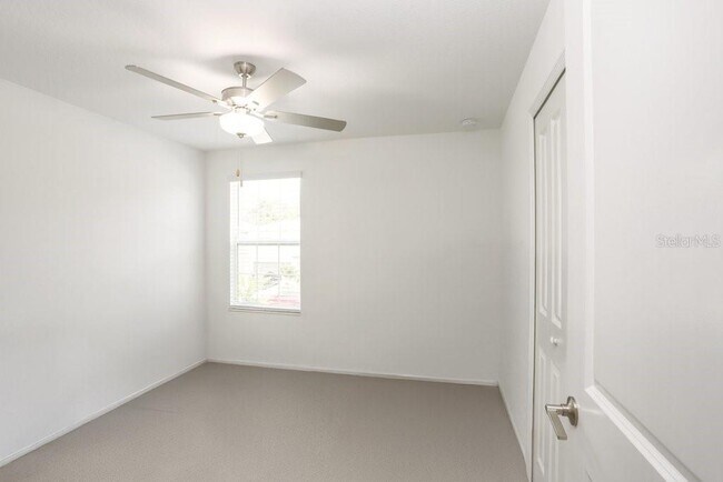 Building Photo - 6384 Ten Acre Ct