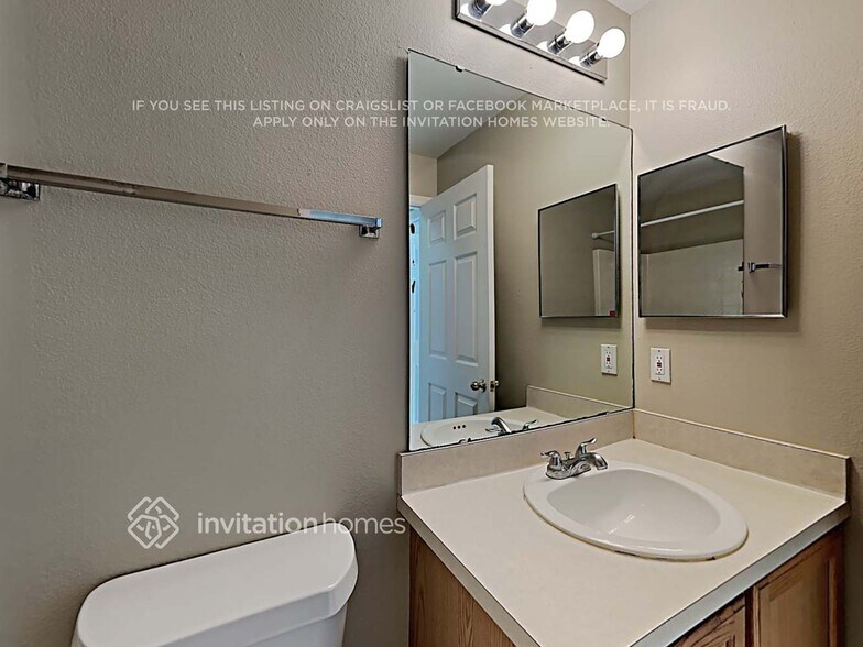 Building Photo - 15955 Wilkinson Dr