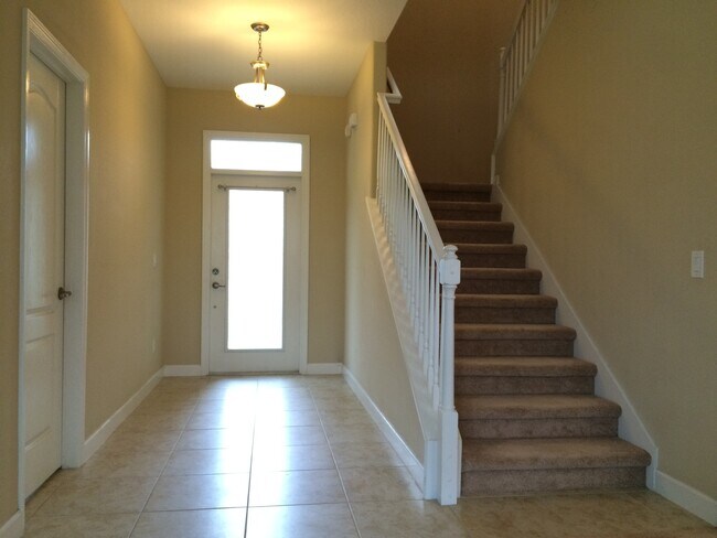 Building Photo - Beautiful 4/5 Bedroom Home in Wyndham Lakes