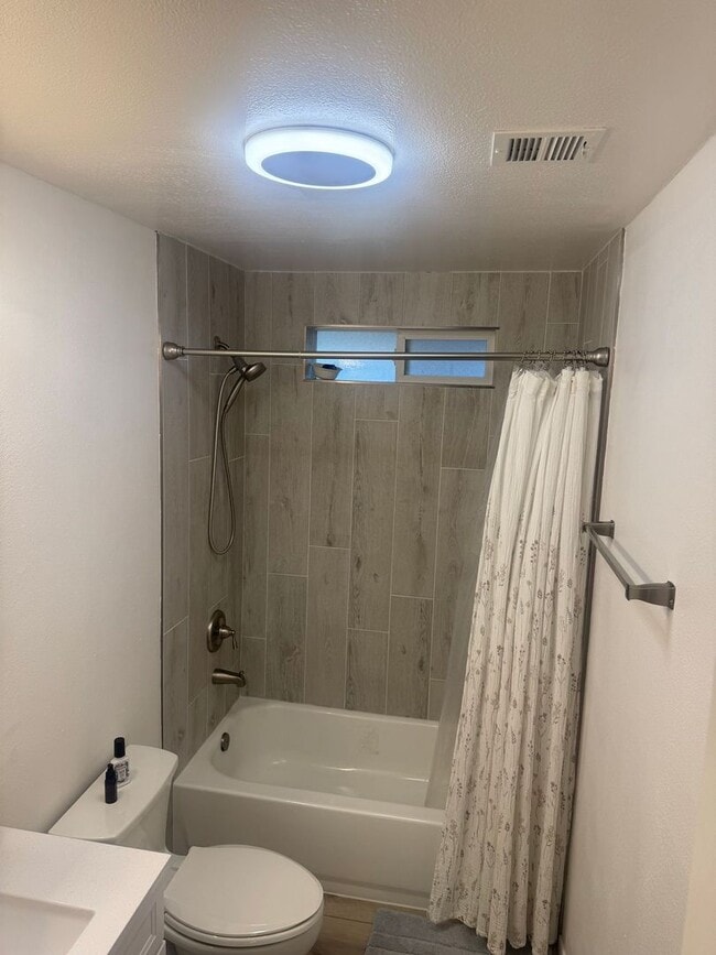 Building Photo - Cozy 2-Bedroom Home in Mountainaire | Backyard + Washer & Dryer