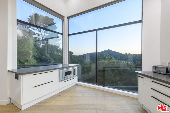 Building Photo - 2271 Gloaming Way