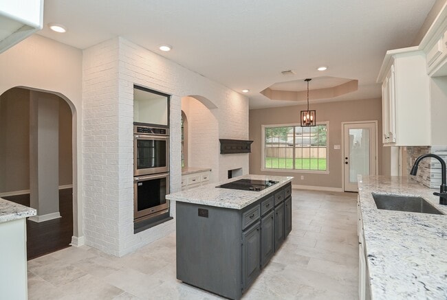 Building Photo - 17910 Moss Point Dr