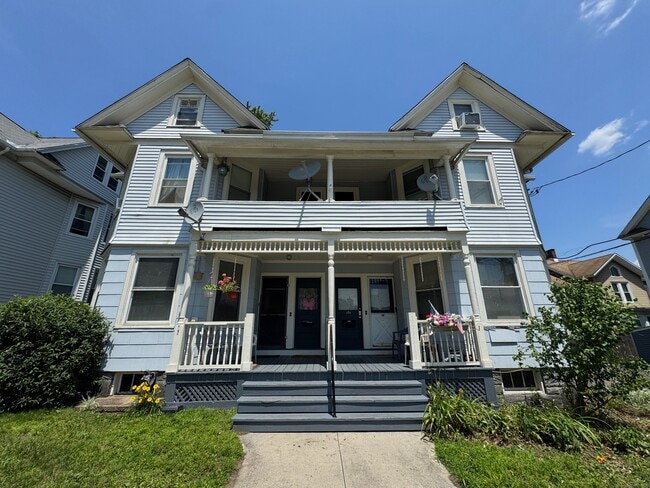 Primary Photo - 17 Hillside Ave