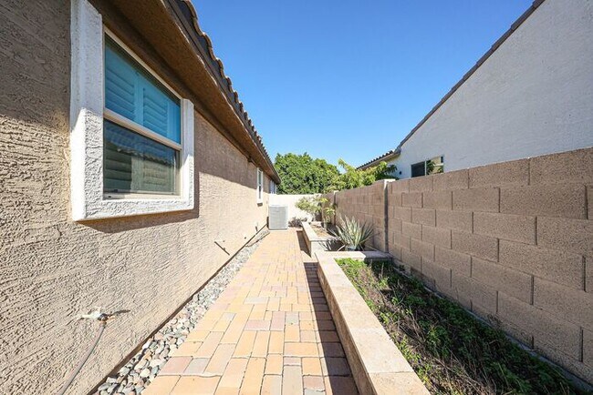 Building Photo - Stunning home located in the heart of Chandler, AZ!