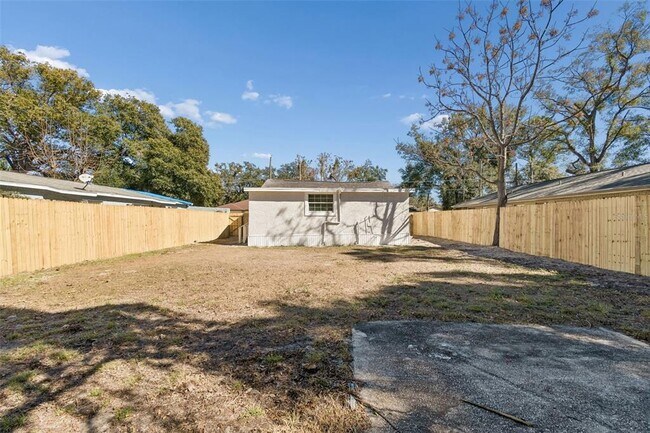 Building Photo - 9412 N Brooks St