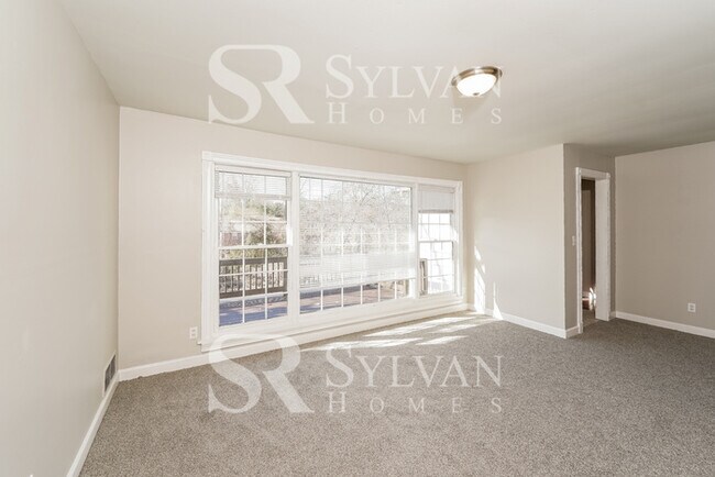 Building Photo - Come quick and see this 3Bed, 1Bath home!