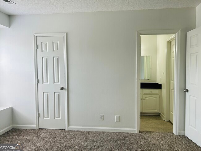 Building Photo - 207 Harwell Ave