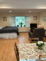 Building Photo - 50 Pleasant St