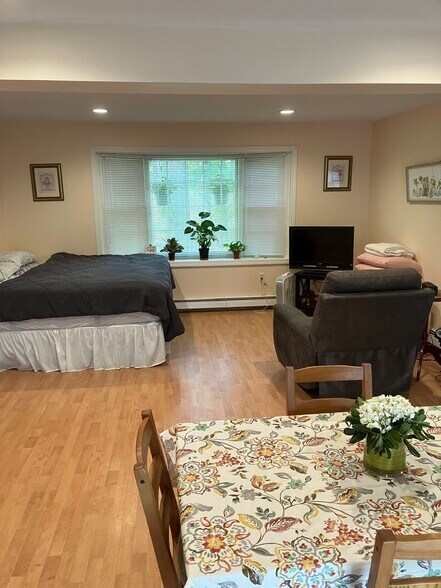 Primary Photo - 50 Pleasant St