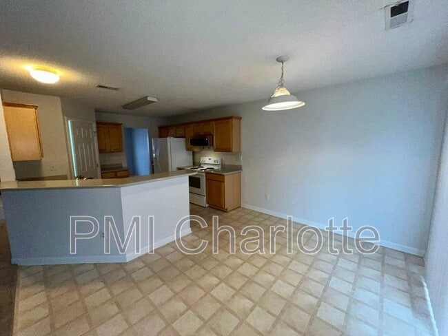 Building Photo - 5787 Dove Point Dr SW