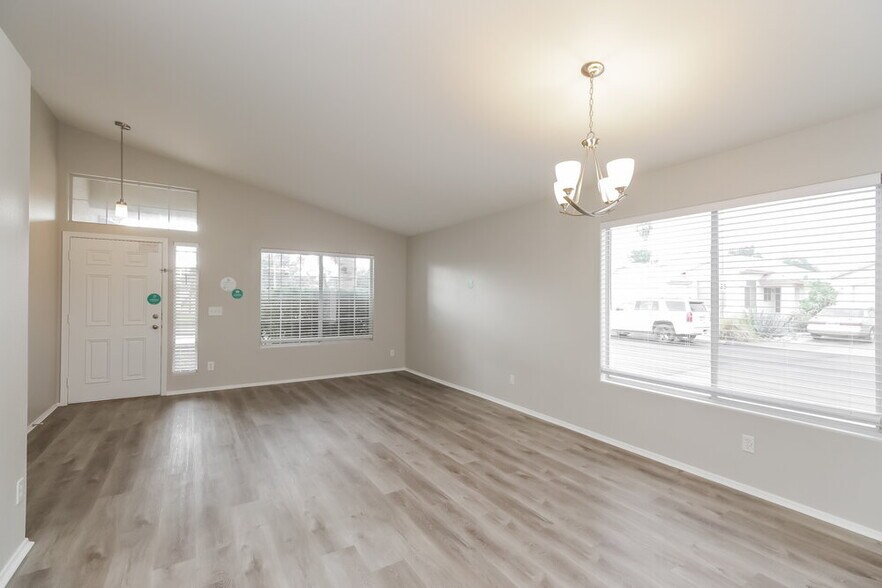 Building Photo - 2522 E Camino St
