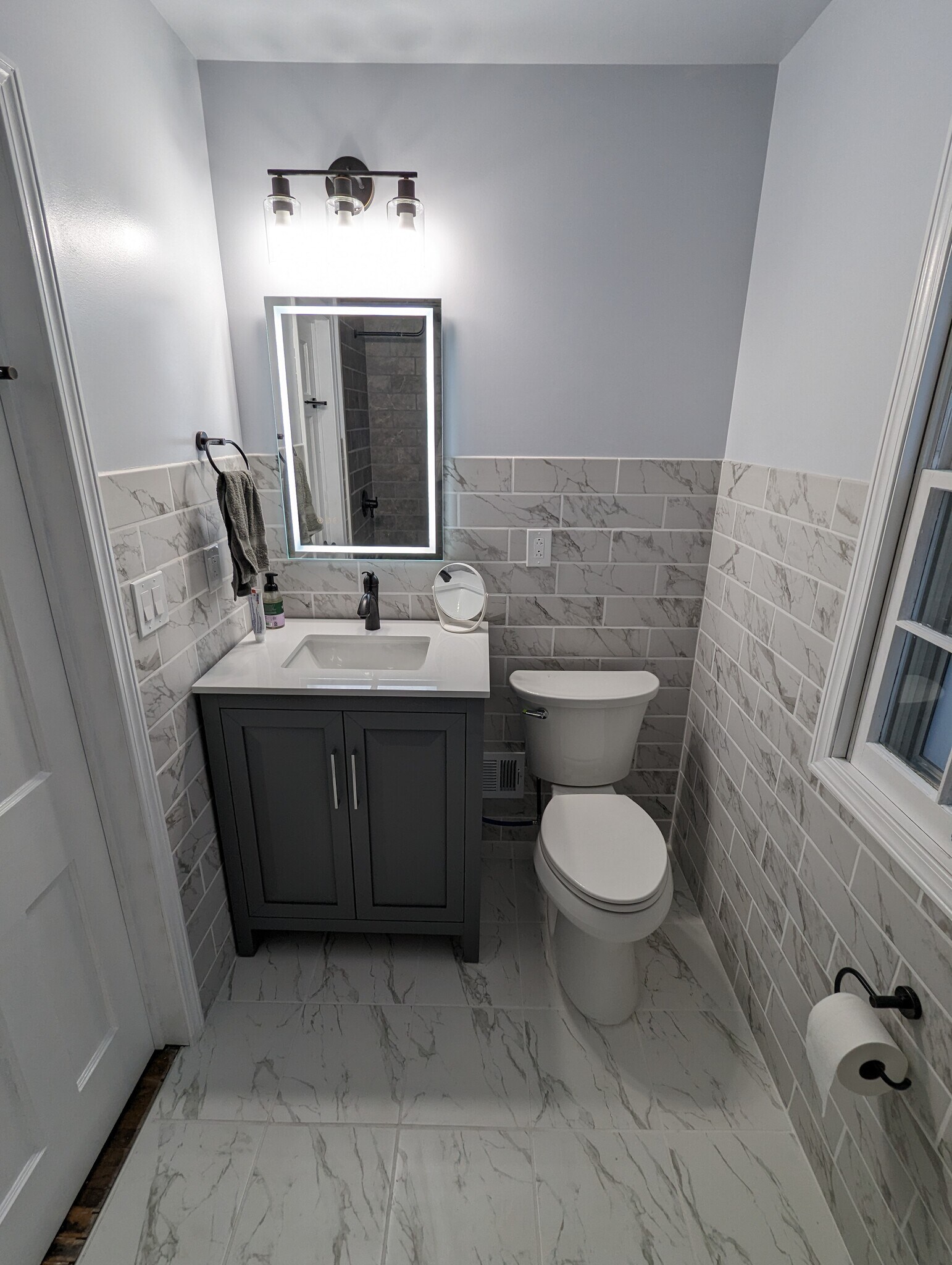1st Floor Full Bath - 5621 16th Ave S