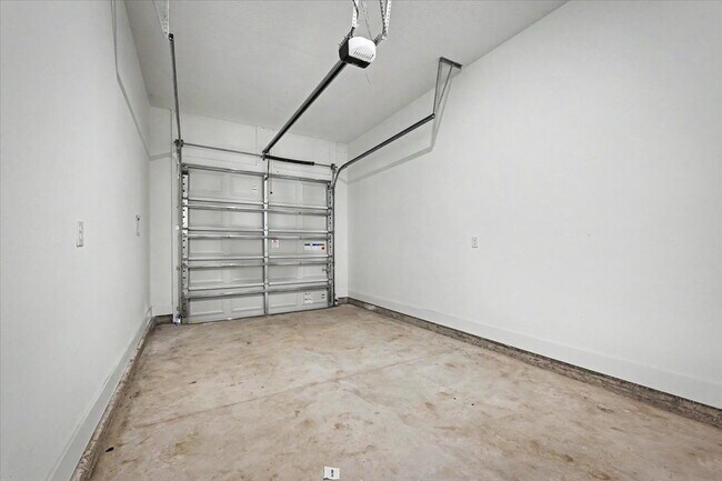 Building Photo - Brand New Construction Townhouse minutes from Durbin Pavilion