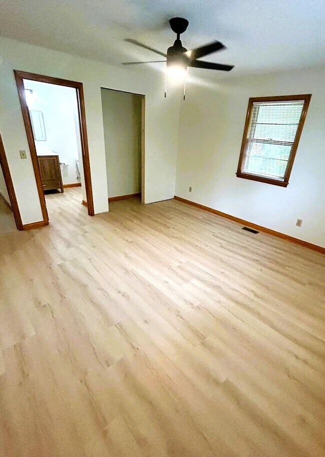 Building Photo - Corydon Rental | 3 Bedroom, 2 Bath Home on Nearly 2 Acres