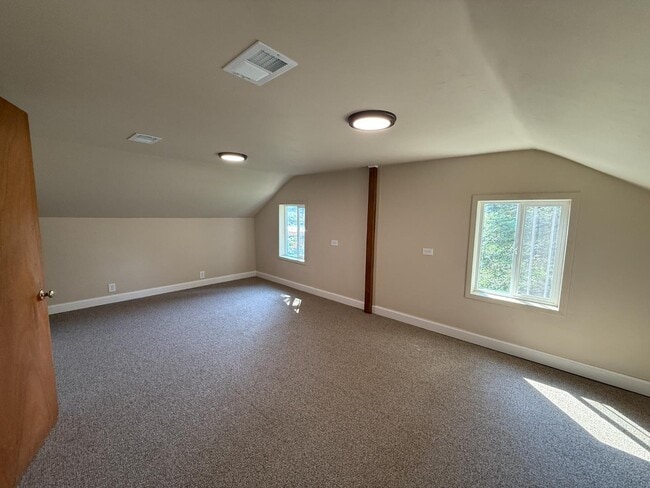 Building Photo - 490 5th Ave
