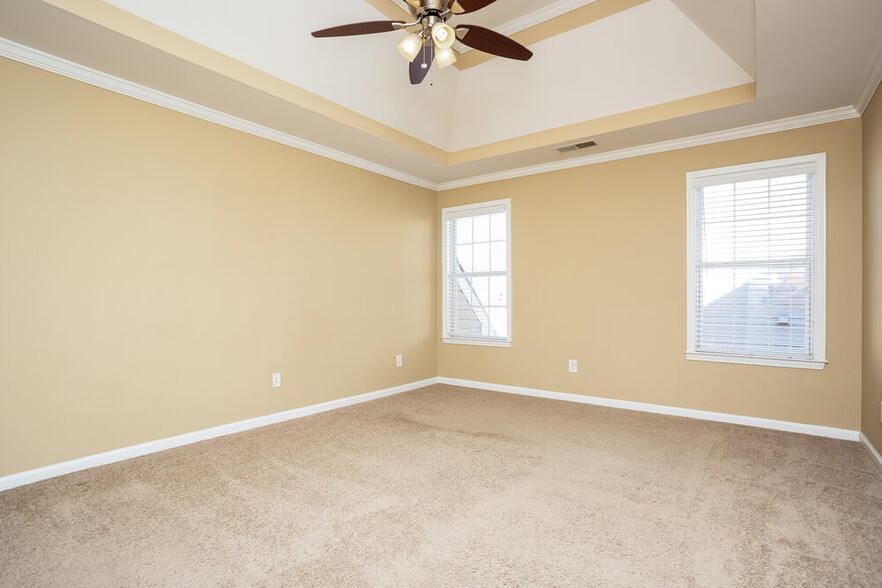 Building Photo - 50 Cottage Ln