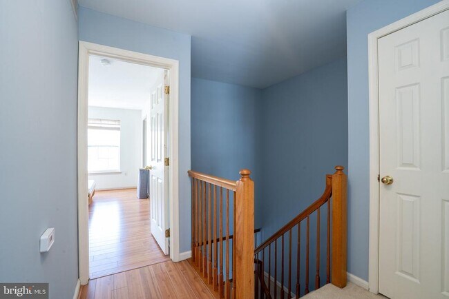 Building Photo - 128 S Barrow Pl