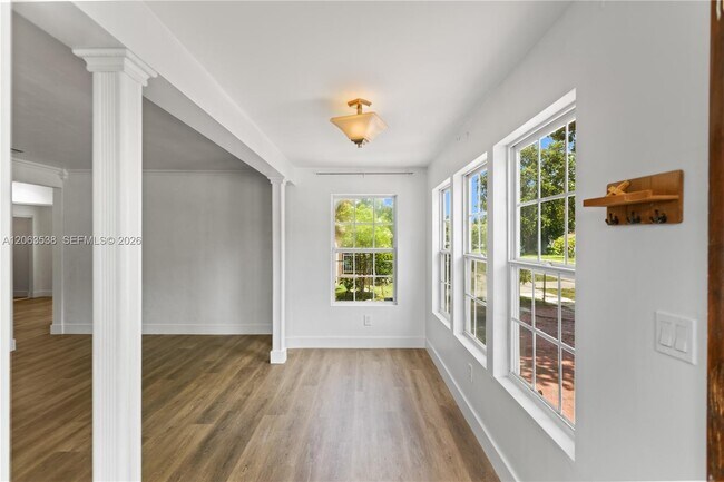 Building Photo - 511 NE 110th Terrace