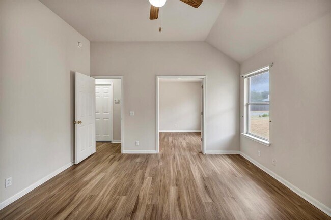 Building Photo - 216 Meadowside Dr