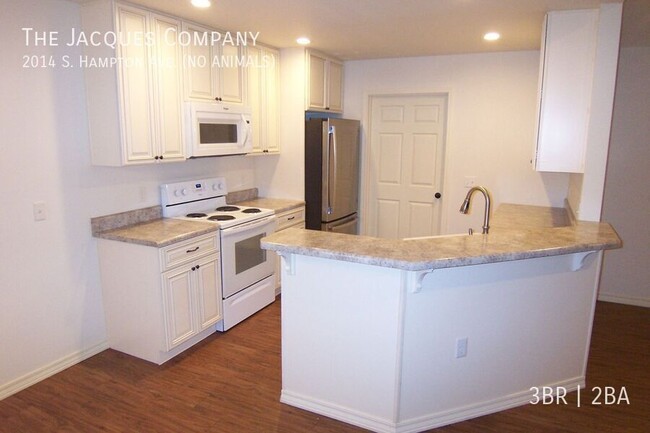 Building Photo - Very Clean 3 Bedroom 2 Bath 2 Car Garage i...