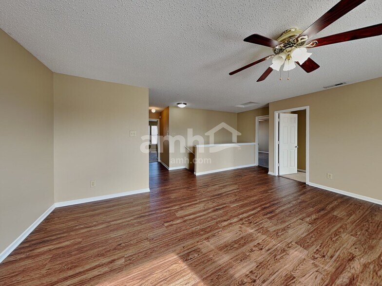 Building Photo - 6765 W Littleton Dr