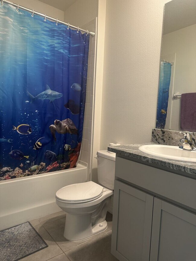Building Photo - Gorgeous 3-Bedroom, 2-Bathroom Townhouse in Bradenton