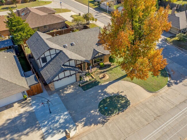 Building Photo - Fully Furnished Short Term Rental