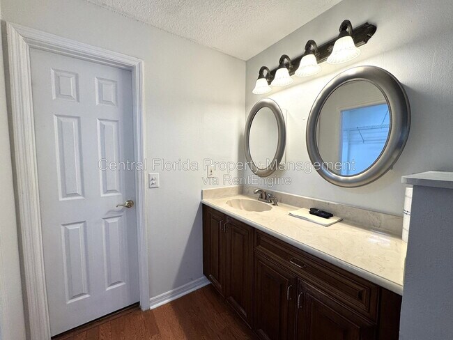 Building Photo - 2939 Hanover Ct
