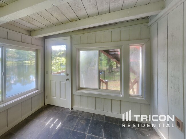 Building Photo - 325 Cypress Ln