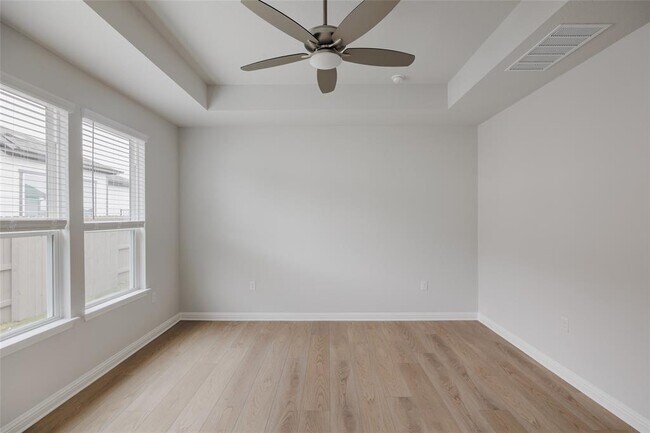 Building Photo - 8512 Dongan Dr