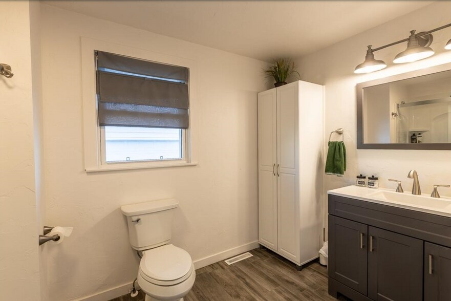 Building Photo - 233 Matthew St