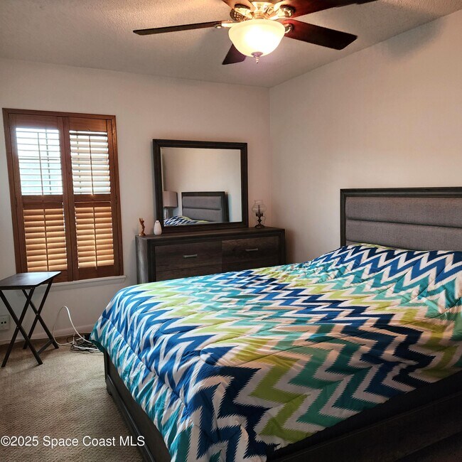 Building Photo - 2816 Manor Dr NE