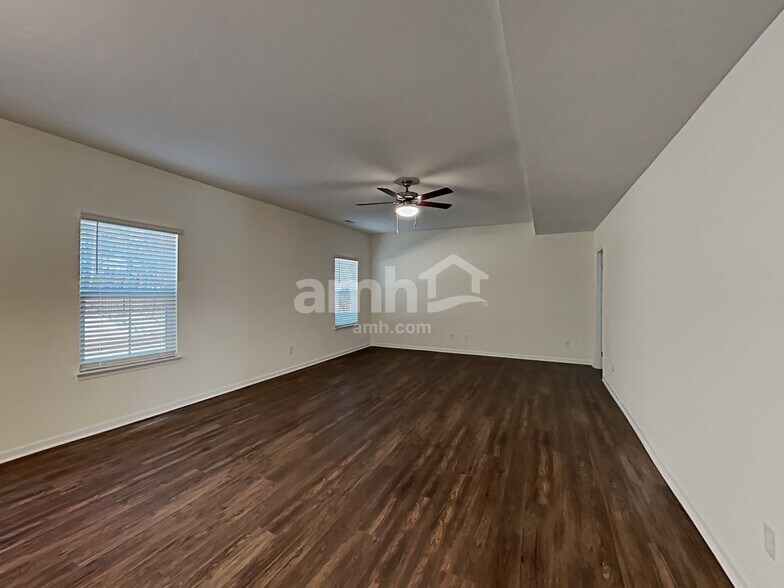 Building Photo - 5034 Twin River Dr