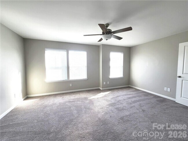 Building Photo - 4925 Grace View Dr