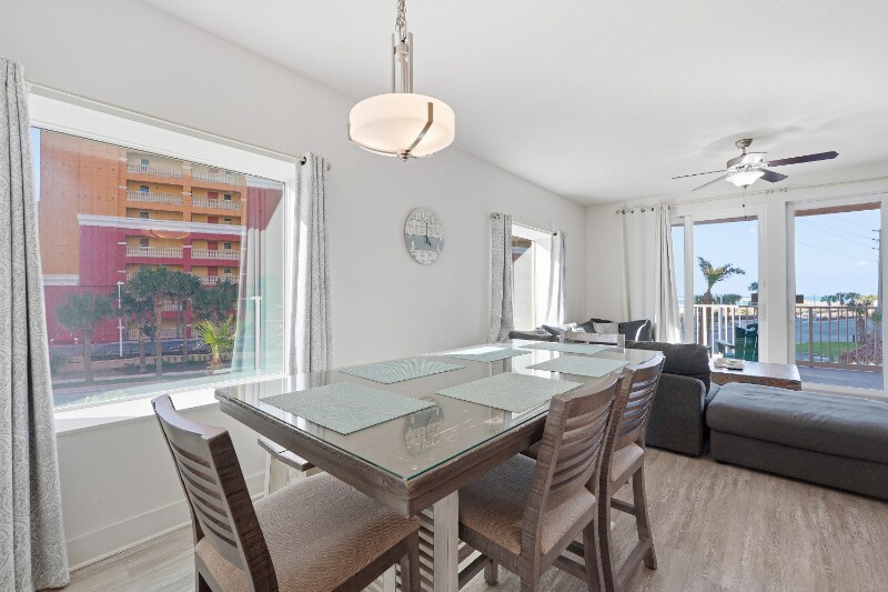 Building Photo - 15928 Front Beach Rd