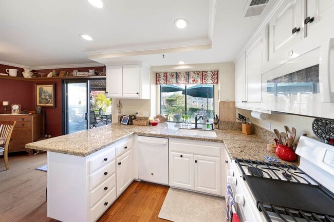 Building Photo - Adorable Short Term Furnished San Clemente Rental Home