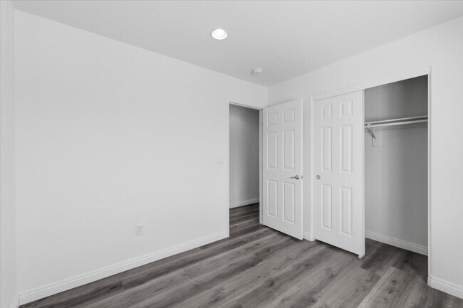 Building Photo - 752 Looking Bear Ct