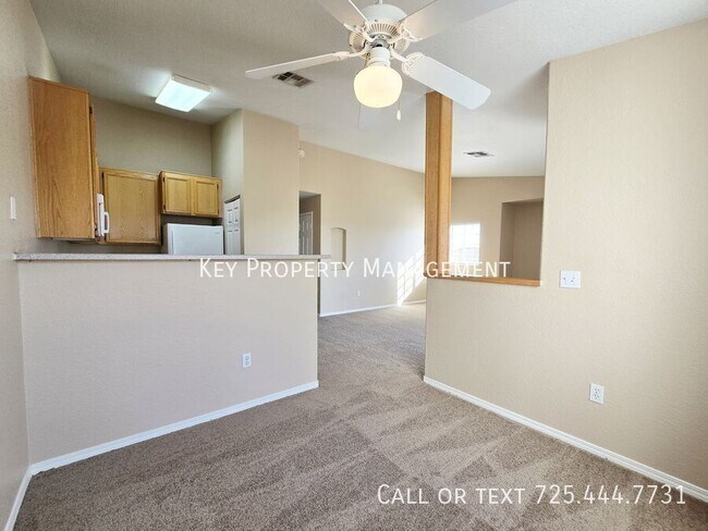 Building Photo - 3 BEDROOM/2 BATH CONDO IN THE NORTHEAST W/...