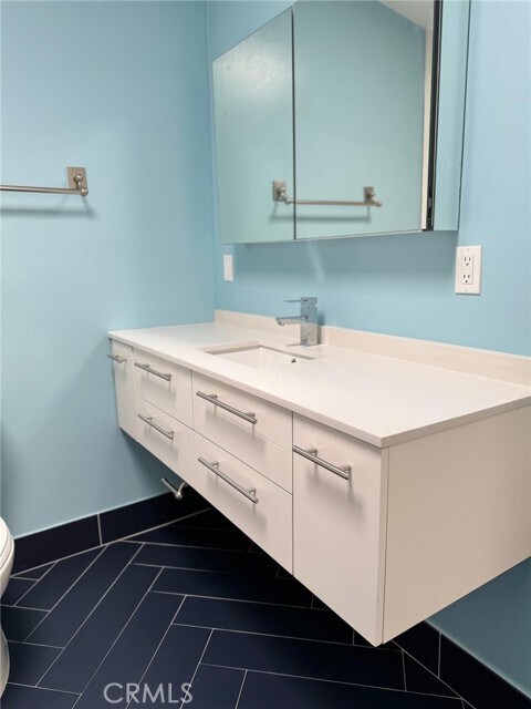 Building Photo - 6439 Graves Ave