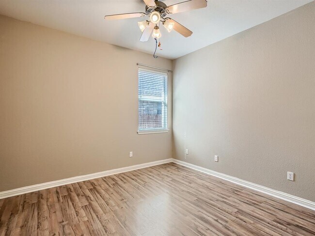 Building Photo - 210 Arrowhead Trail