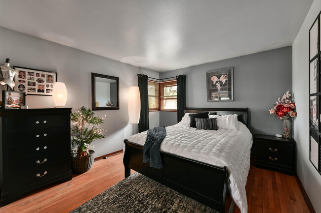 Building Photo - 15470 W Mayflower Dr