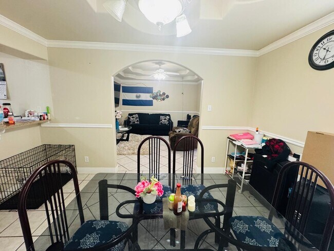 Building Photo - 218 Girasol Ct