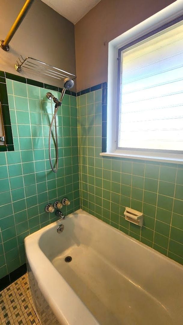 Building Photo - Darling 3 Bed 1.5 Bath 1 Car Garage in the Country Estates Addn Midwest City