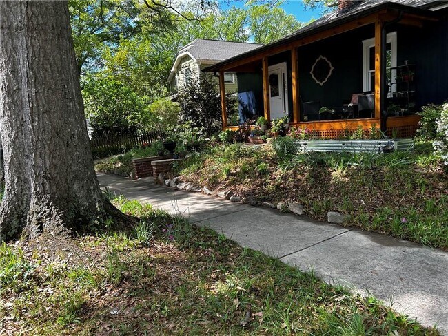 Building Photo - 111 Clifton St SE