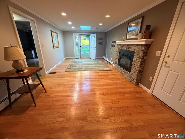 Building Photo - 26 Fern Dr