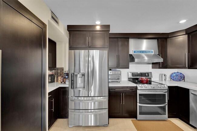 Building Photo - 1401 S Ocean Dr