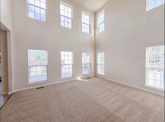 Building Photo - 13319 Castlewellan Dr